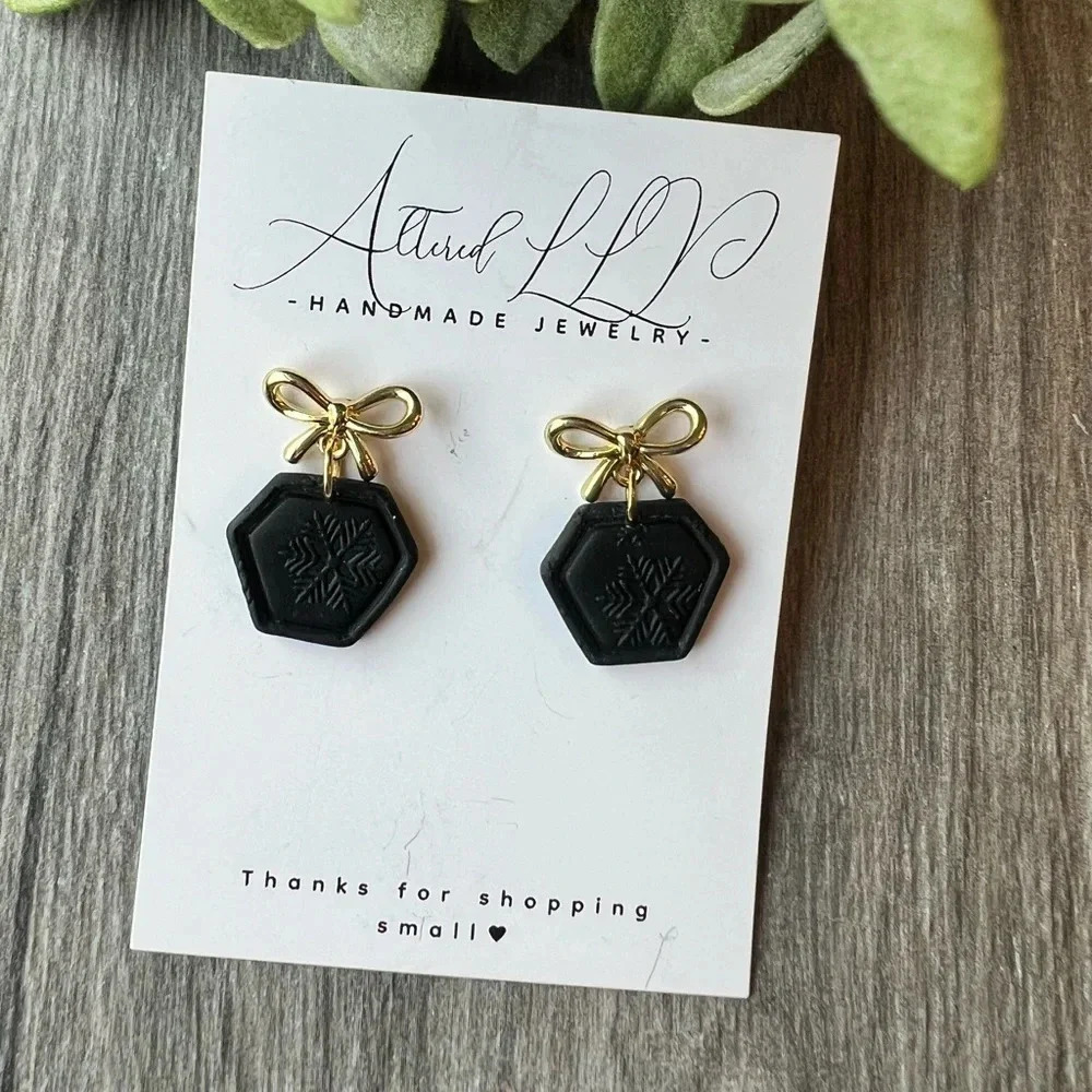 2/$30 Handmade Bows & Black